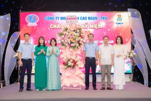 CÔNG TY NHIỆT ĐIỆN CAO NGẠN – TKV: GẶP MẶT KỶ NIỆM CÁC NGÀY LỄ LỚN, TÔN VINH LAO ĐỘNG NỮ, BIỂU DƯƠNG CÁC ĐIỂN HÌNH TIÊN TIẾN VÀ GIA ĐÌNH TIÊU BIỂU